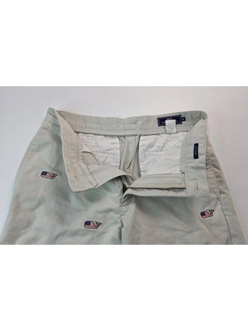 Vineyard Vines USA Flag Whale Logo AOP White Breaker Chino Shorts Mens Size 30